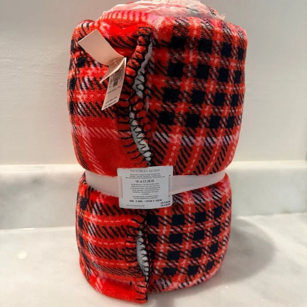 NWT Victoria's Secret Tartan Plaid Cozy Plush Fleece Throw Blanket Red 50